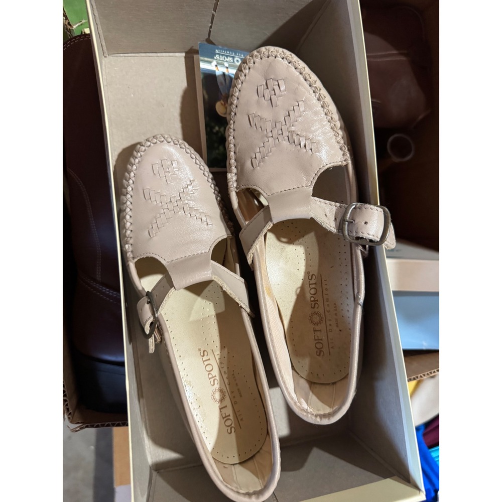 Soft Spots Reina Taupe Leather T-Strap Woven Loafers Shoes Womens 6 M 117306